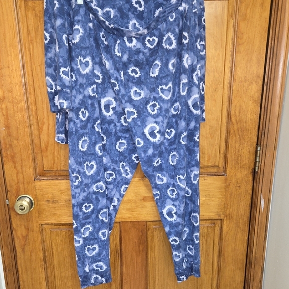 Cuddl Duds Navy and White Heart Pajama Set - Picture 5 of 6